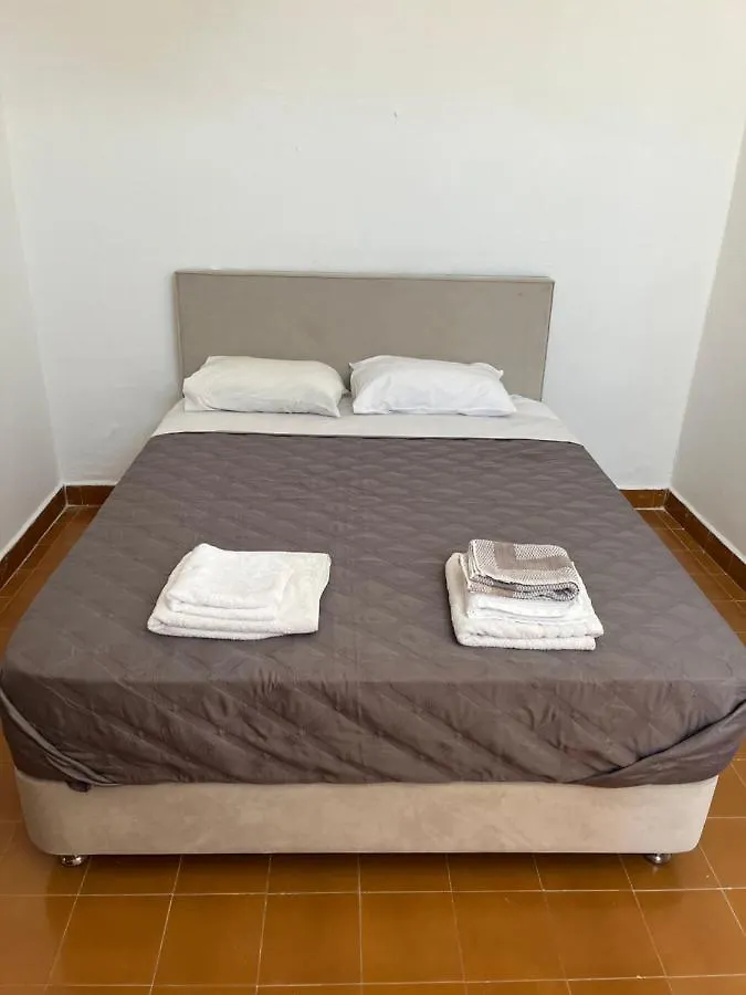 公寓式酒店 Madoupa Beach Apartments 奥诺斯